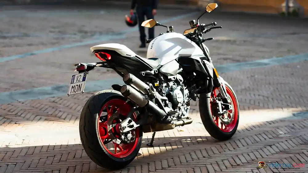 Generasi ke-5 Ducati Monster 2026 Hadir dengan Mesin V2 Baru, Bobot Makin Enteng! 3 Ducati, Monster, Ducati Monster, motor naked, model baru