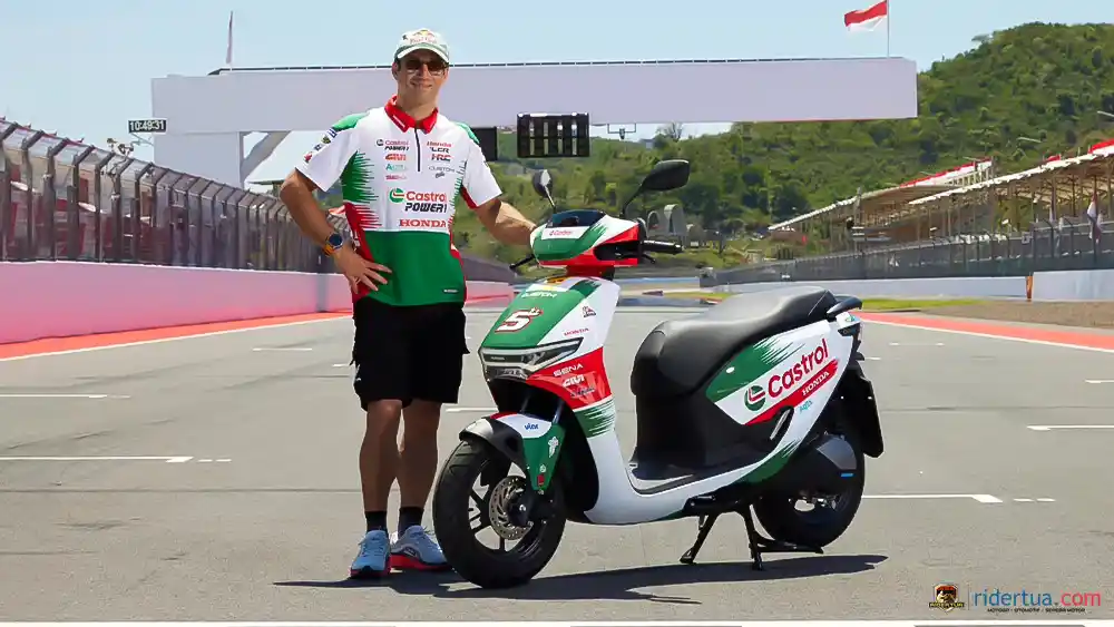 Meluncur Pas MotoGP Indonesia 2025! Honda CUV e: Spesial Edisi Tim Balap Honda 1 Honda, CUV e:, Honda CUV e:, HRC, Castrol, Idemitsu, MotoGP, motor listrik