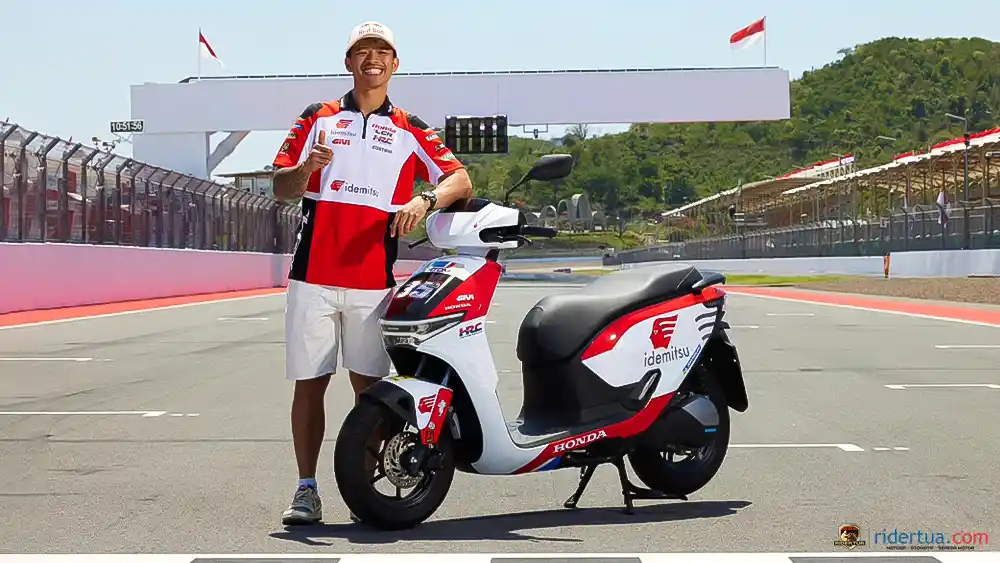 Meluncur Pas MotoGP Indonesia 2025! Honda CUV e: Spesial Edisi Tim Balap Honda 2 Honda, CUV e:, Honda CUV e:, HRC, Castrol, Idemitsu, MotoGP, motor listrik