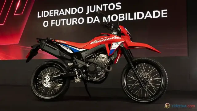 Grafis Khusus Honda Tornado 300 Special Edition 2026 Terinspirasi dari Reli Dakar