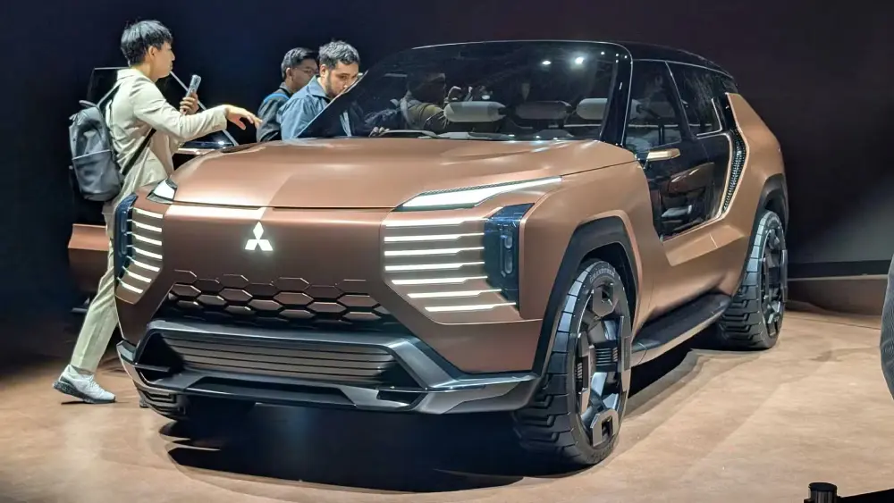 Mitsubishi Elevance Muncul di JMS 2025, Bakal Jadi All New Pajero? 3 Mitsubishi Elevance Concept Drive