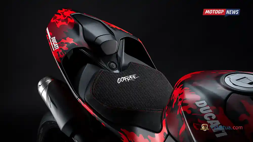 Eksklusif! Ducati Luncurkan Panigale V2 FB63, Terinspirasi Helm dan Sarung Tangan Pecco Bagnaia 3 Panigale V2 FB63