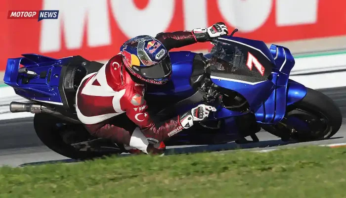 Toprak Razgatlioglu di Yamaha M1 V4, tes Valencia 18 November 2025