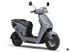 Motor Listrik Baru Yamaha Jog E Akhirnya Dirilis, Hasil Kerja Sama dengan Honda!