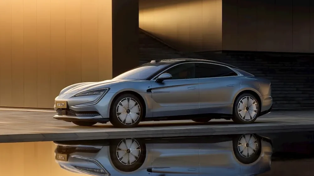 Yangwang U7 Electrek