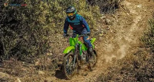Fokus untuk Trabas! Kawasaki KLX140R F 2026 Trail Terbaru Bersahabat Buat Pemula