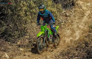 Fokus untuk Trabas! Kawasaki KLX140R F 2026 Trail Terbaru Bersahabat Buat Pemula