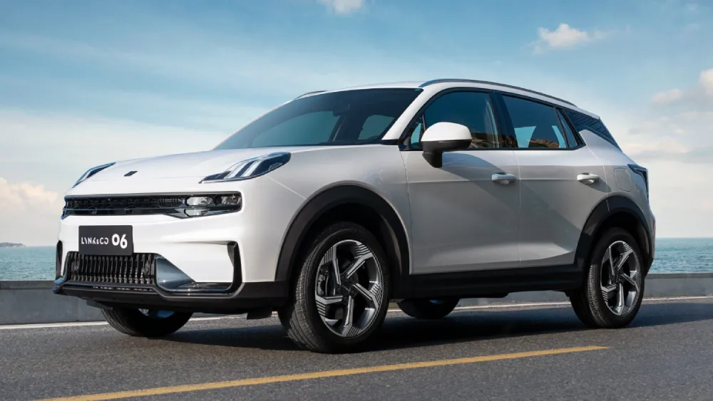 Geely Lynk and Co 06