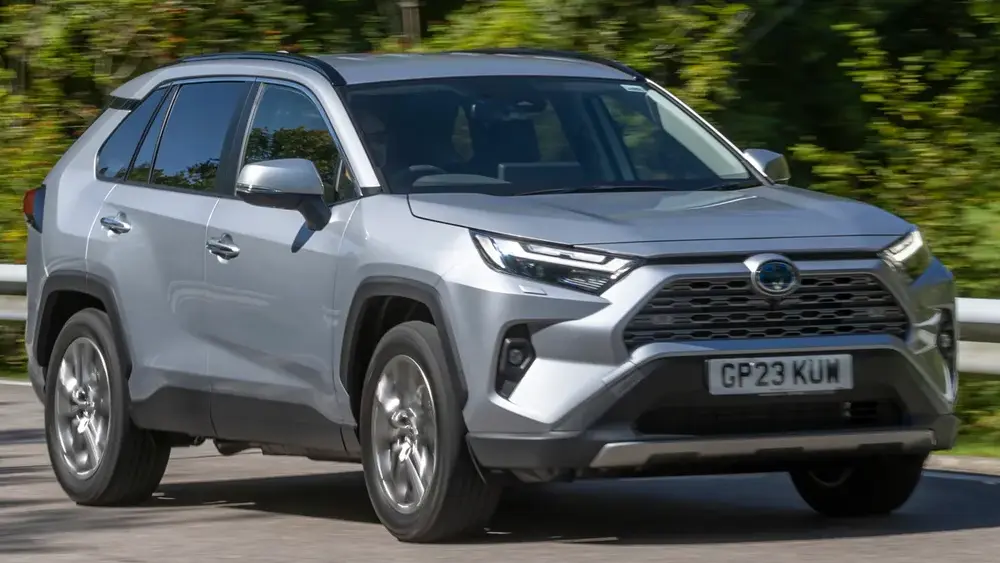 Toyota RAV4 PHEV Bisa Andalkan Tenaga Listrik Murni, Jarak Tempuh Cuma Segini? 4 Toyota RAV4 Top Gear