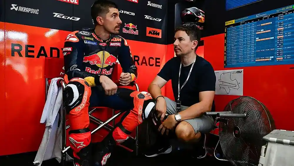 Maverick Vinales - Jorge Lorenzo - MotoGP