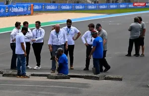 Sinkhole MotoGP: Nyaris Bikin Kacau