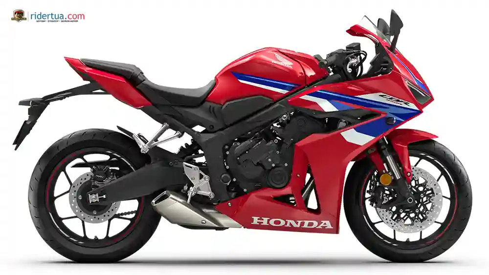 Triumph Daytona 660 vs Honda CBR650R