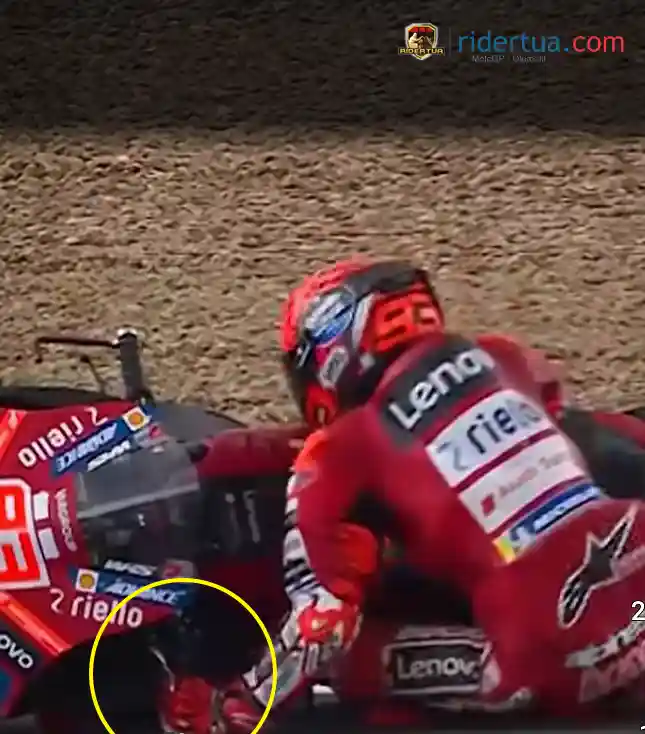 Marc Marquez Pegang Kopling Agar Mesin Tidak Mati