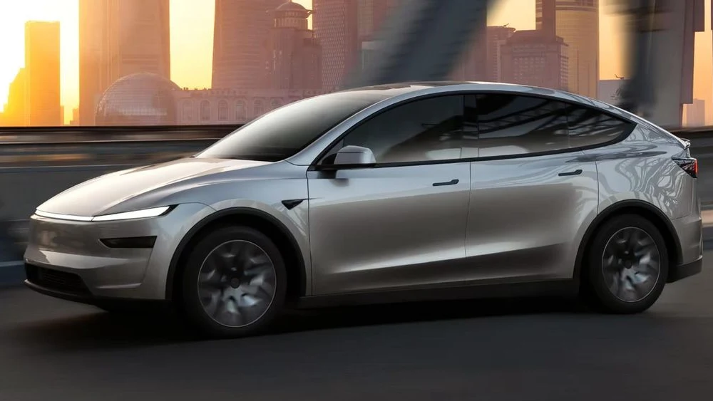 Tesla Model Y L CarExpert