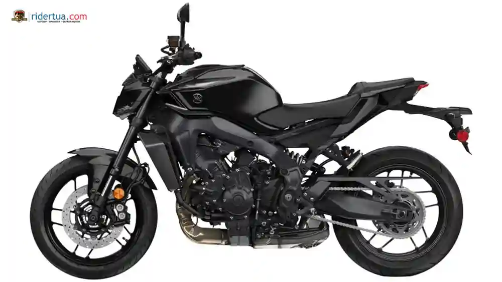 Ducati Monster vs Yamaha MT-09