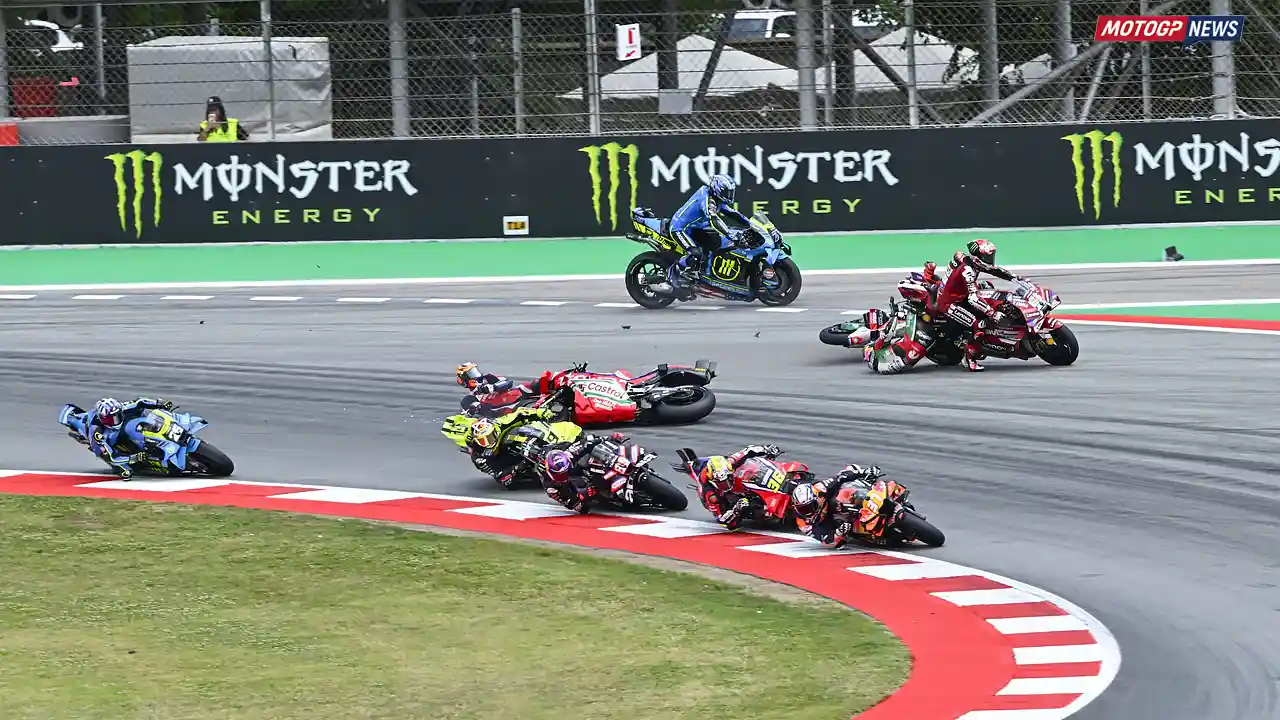 Kenapa Pedro Acosta Tetap Boleh Restart? Ini Bedanya dengan Pecco, Marini & Diggia: Aturan Pakai Motor Kedua Saat Red Flag 2 Insiden Johann Zarco - Luca Marini - Pecco Bagnaia - Barcelona 2026 - Crash