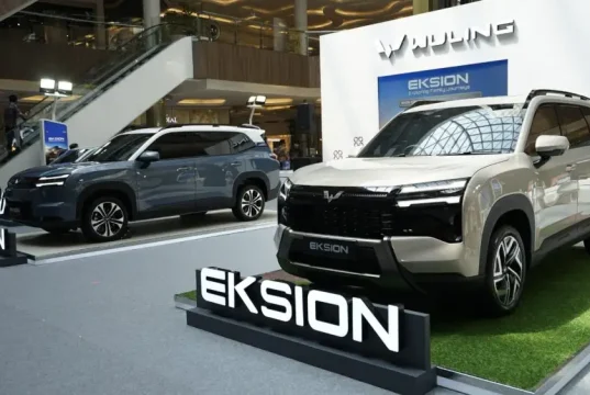 Mobil PHEV Wuling Eksion
