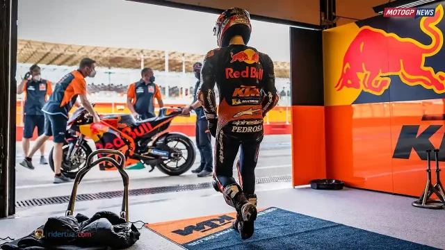 Dani Pedrosa - Pit Box KTM Dani Pedrosa - Pit Box KTM