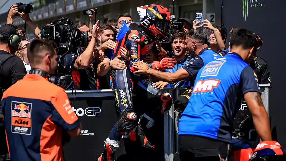 Muhammad Hakim Danish Juara Moto3 Ceko 2026, Malaysia Akhiri Puasa Kemenangan 10 Tahun 1 Hakim Danish Menang di Race Moto3 Ceko 2026