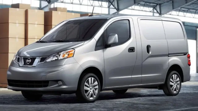 Nissan NV200 Evalia MotorTrend