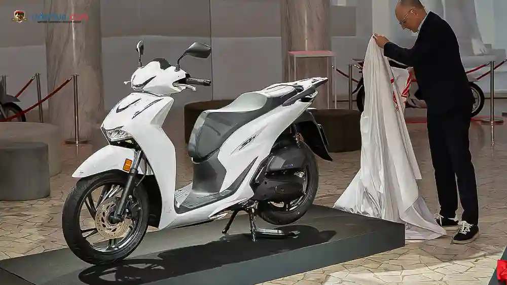 SH Marmo Project: Peringati 25 Tahun Honda SH125i Dibikinin Model Patungnya! 2 Honda, SH125i, Honda SH125i, Honda SH, SH Marmo Project, skutik