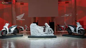 SH Marmo Project: Peringati 25 Tahun Honda SH125i Dibikinin Model Patungnya! 1 SH Marmo Project: Peringati 25 Tahun Honda SH125i Dibikinin Model Patungnya!