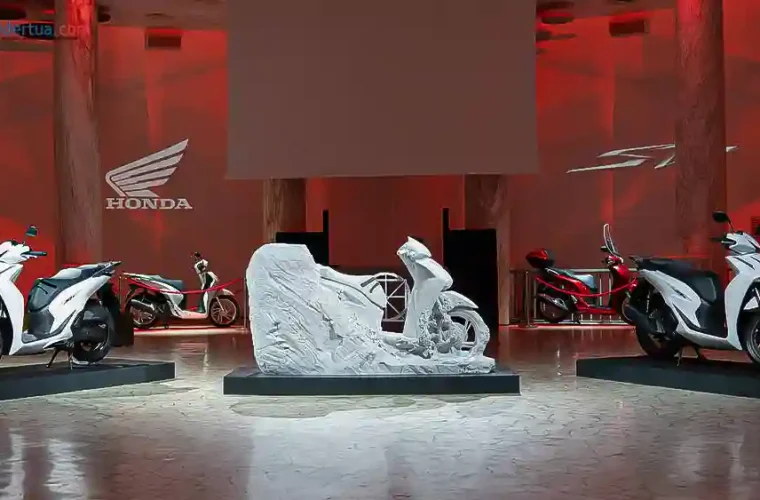 SH Marmo Project: Peringati 25 Tahun Honda SH125i Dibikinin Model Patungnya!