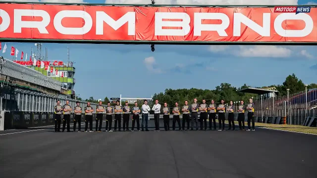 Tes Perdana Ban Pirelli MotoGP 850cc Tes Perdana Ban Pirelli MotoGP 850cc