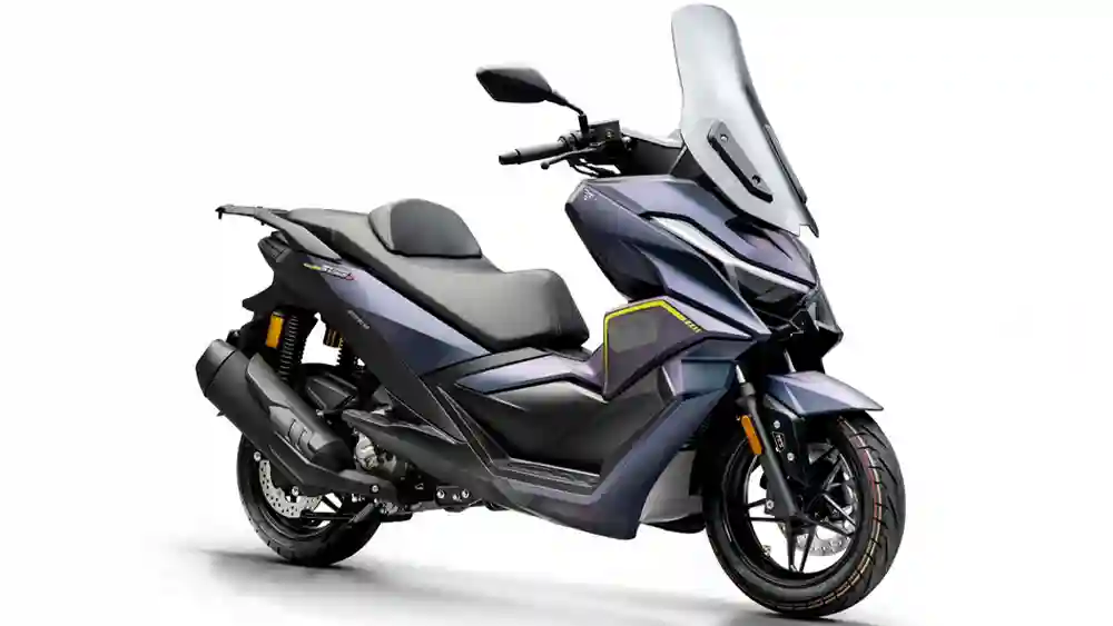 Voge SR250GT II vs Yamaha XMAX 250: Maxi Scooter Baru Fitur Lengkap vs Raja Maxi Scooter Teruji 2 Voge, SR250GT, Voge SR250GT II, SR250GT II, motor matik, skutik bongsor
