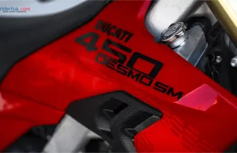 Ducati Desmo450 SM 2027 Resmi Dikenalkan, Jadi Supermoto Balap Pertama Ducati!