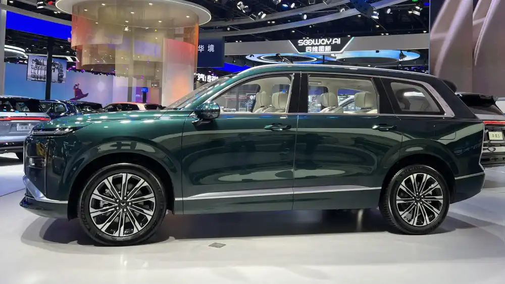 Wuling Siap Luncurkan 4 Mobil Baru Tahun Ini, Ada Model Premium! 3 Wuling Starlight L Cars