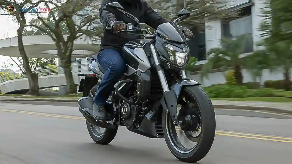 Bajaj Dominar 250 vs Yamaha FZ25 Connected: Street-Touring Bertenaga vs Naked Sport Harian 2 Bajaj, Dominar 250, Bajaj Dominar 250, motor naked, motor touring, motor baru