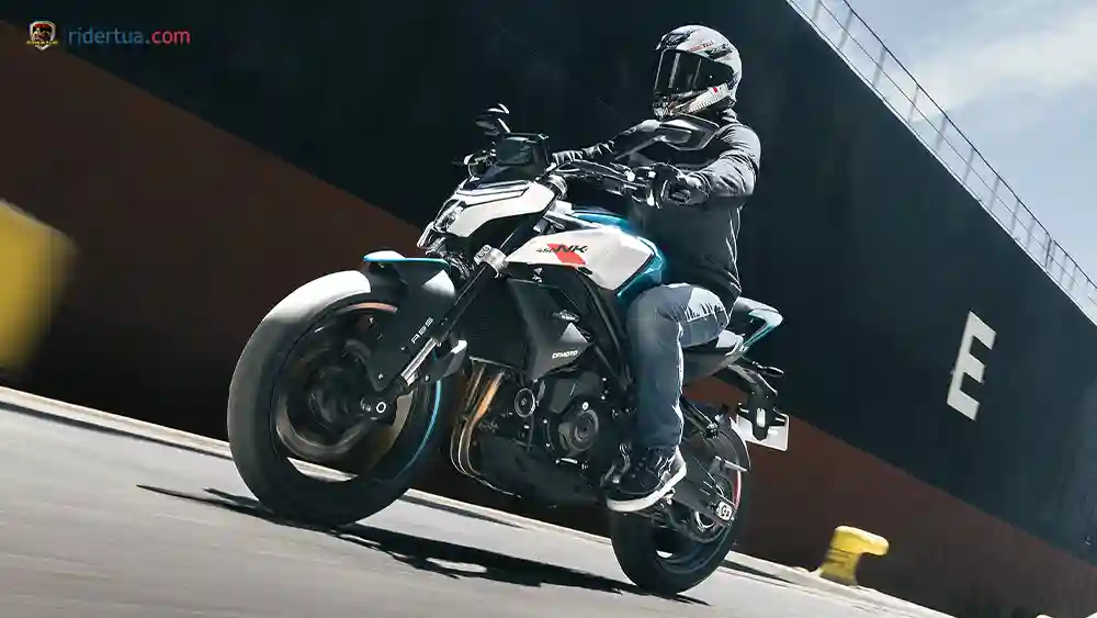 CFMoto 450NK vs Honda CB500 Hornet: Adu Naked Sport Menengah 2 Silinder 2 CFMoto, 450NK, CFMoto 450NK, motor naked, motor baru