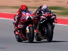 Duel 300 Km/Jam Marc Marquez dan Bezzecchi, Motor Saling Tertarik (Menghisap) di Back Straight! Duel Marc Marquez - Marco Bezzecchi