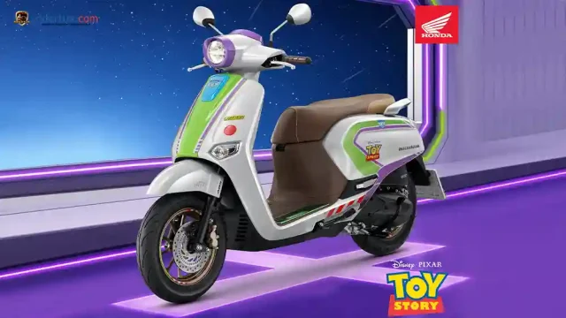 Honda Giorno+ Buzz Lightyear Honda Giorno+ Buzz Lightyear Limited Edition Skutik Retro Modern Versi Toy Story!