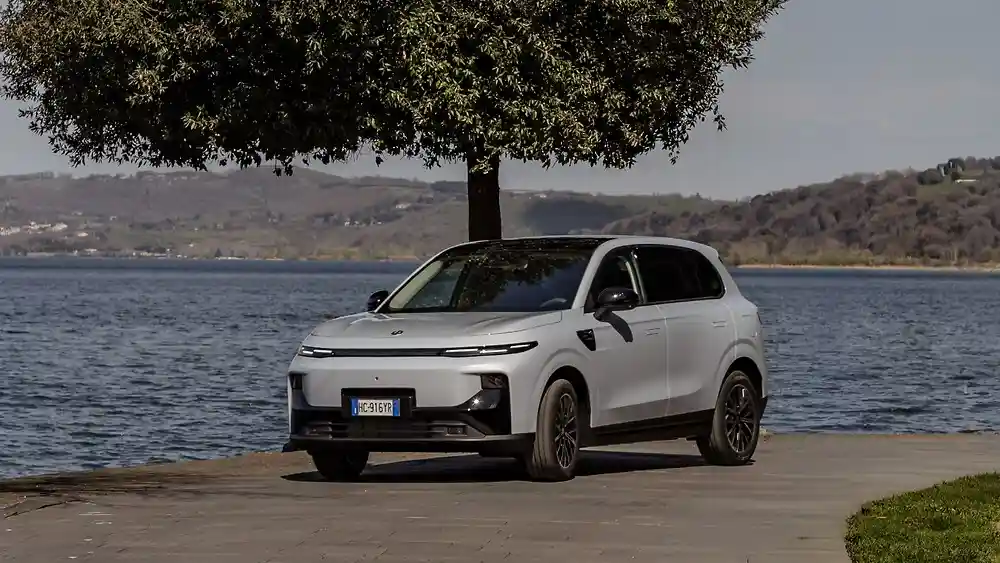 Leapmotor Debut Perdana di GIIAS 2026, Bawa Dua Mobil Listrik! 2 Leapmotor B10 Stellantis Media