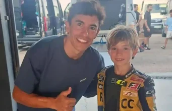 Viral! Marc Marquez Membantu Seorang Pembalap Cilik yang Tak Sengaja Bertemu Dengannya Saat Berlatih di Aragon Marc Marquez - Marc Soles