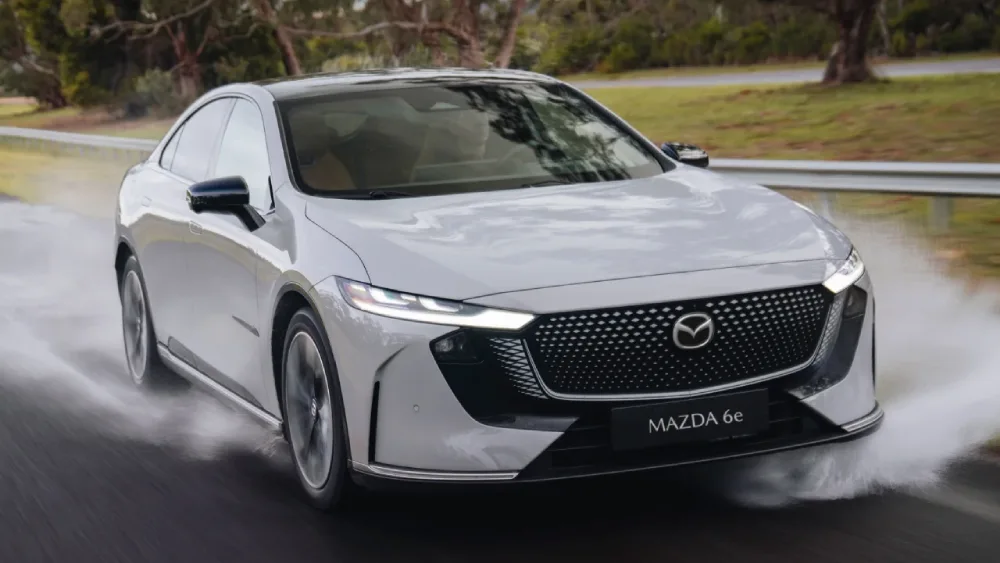 Adu Sedan Listrik Mazda 6e dan Hyundai Ioniq 6 1 Mazda 6e Burnie