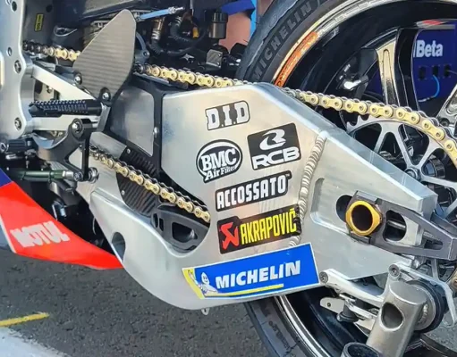 Bukan Karena Tertinggal, Ini Alasan Yamaha Memilih Swingarm Machined pada Musim Terakhir 1000cc Yamaha M1 Swingarm Machined 2026