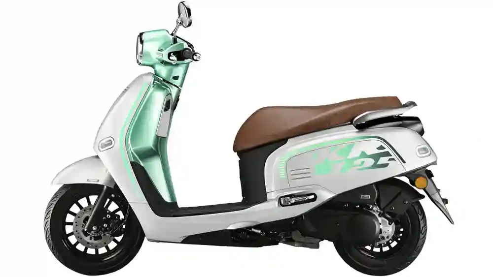 Kymco, KR125, Kymco KR125, motor matik, skutik, skutik retro, motor baru